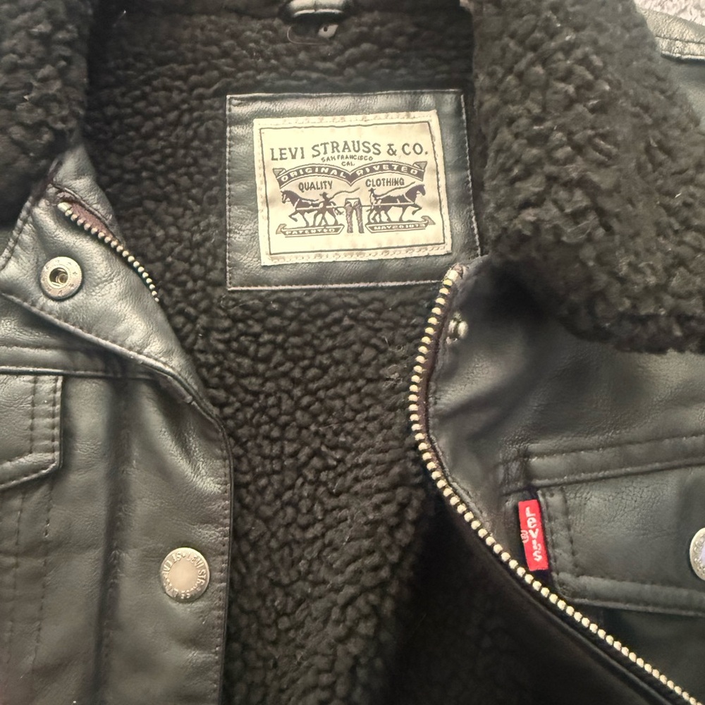 Levi's Black women’s Jean Jacket with Faux Fur Collar